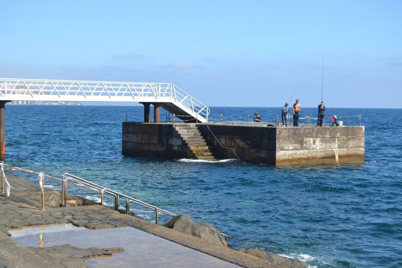 Apartamento Vacacional Atico Frente Al Mar كانديلاريا المظهر الخارجي الصورة