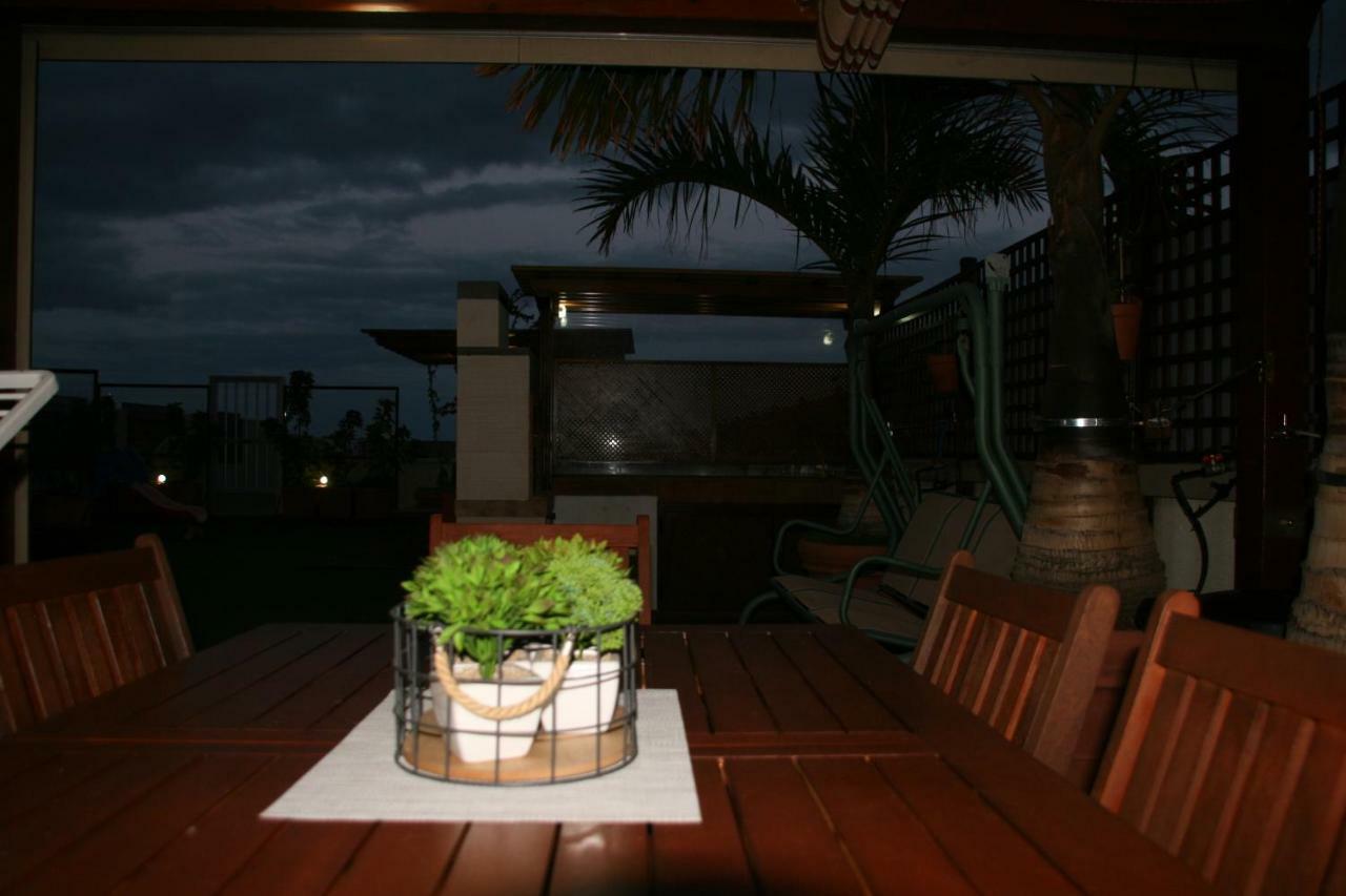 Apartamento Vacacional Atico Frente Al Mar كانديلاريا المظهر الخارجي الصورة