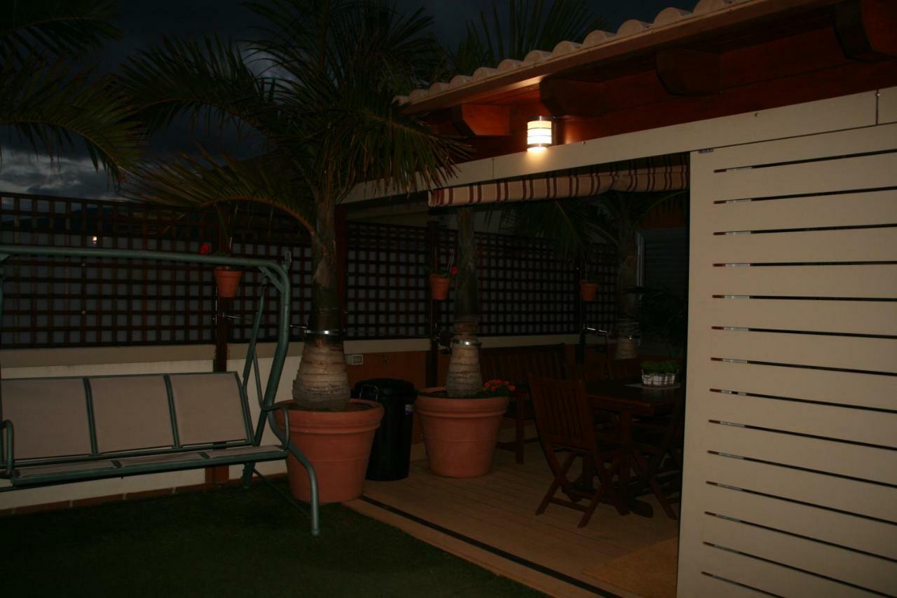 Apartamento Vacacional Atico Frente Al Mar كانديلاريا المظهر الخارجي الصورة
